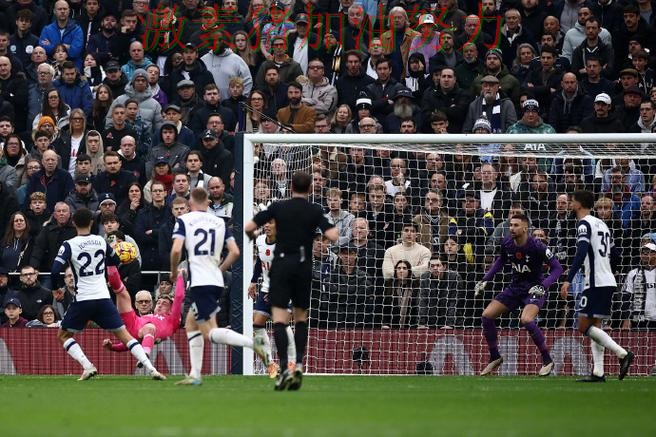 热刺进攻升级危机加剧